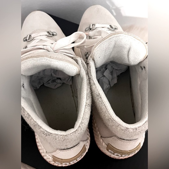 Sorelš¤Out N About III Conquest Beige Waterproof Boot - Picture 10 of 13